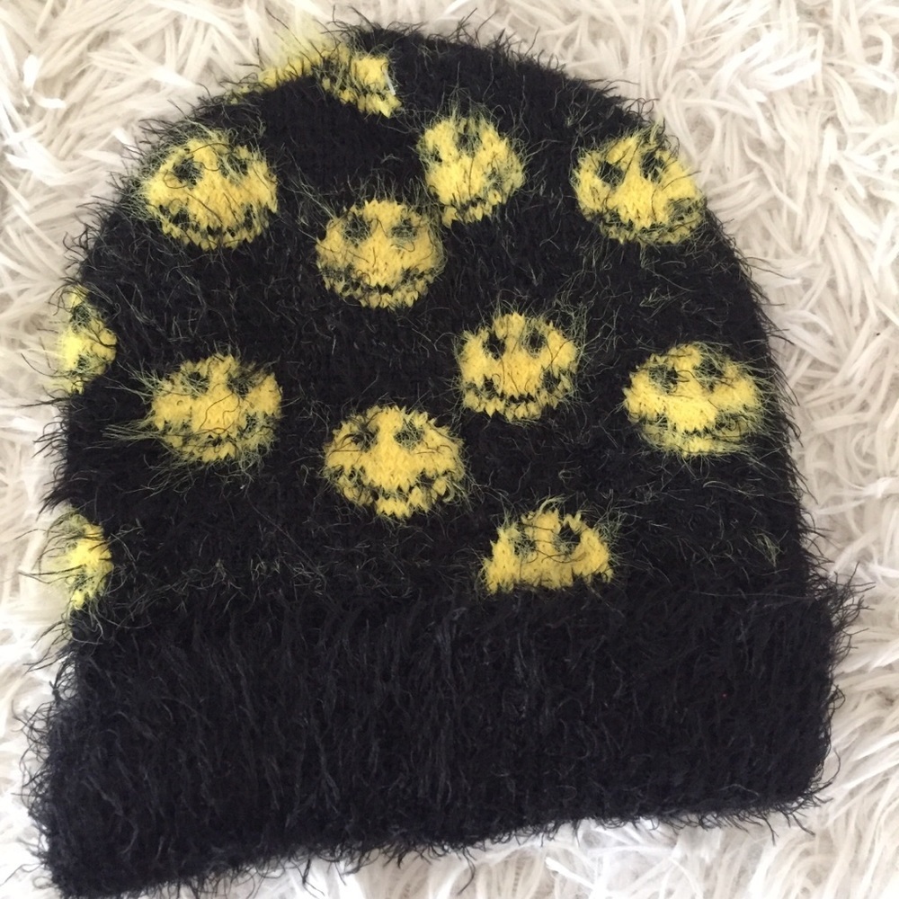 Urban Outfitters  Eyelash Fuzzy Knit Smileys Beanie